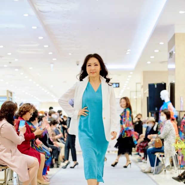 롯데 백화점에서 ‘브랜드 플로어’ 런웨이